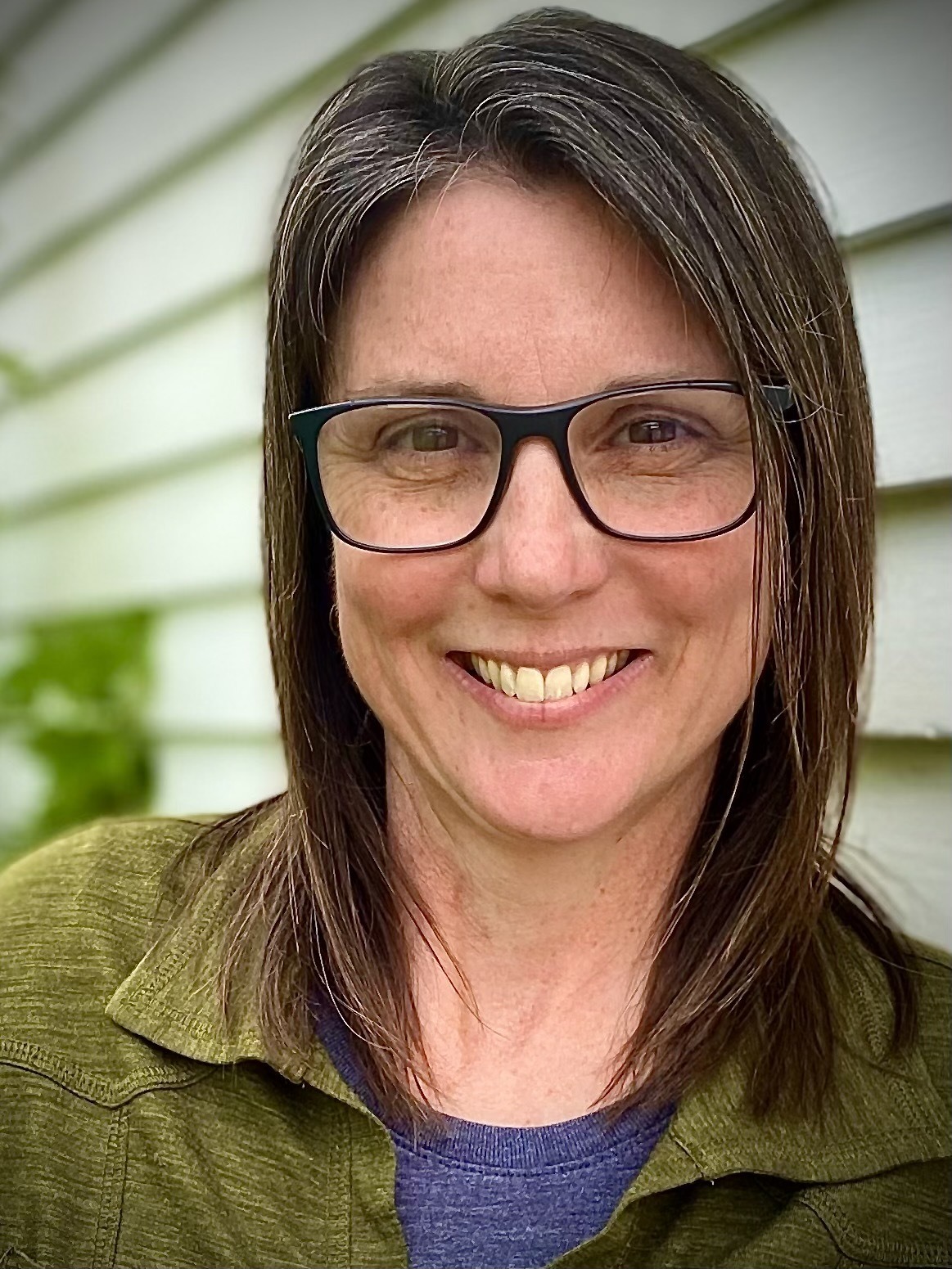 Artist JoAnne Knight. Photo courtesy of the Kodiak History Museum.